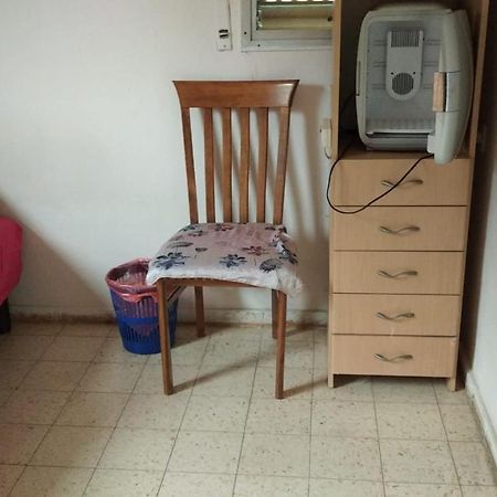 Private Room Near The Airport For Amazing People Lod Buitenkant foto