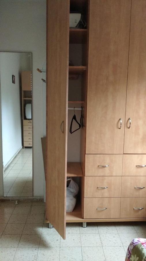 Private Room Near The Airport For Amazing People Lod Buitenkant foto